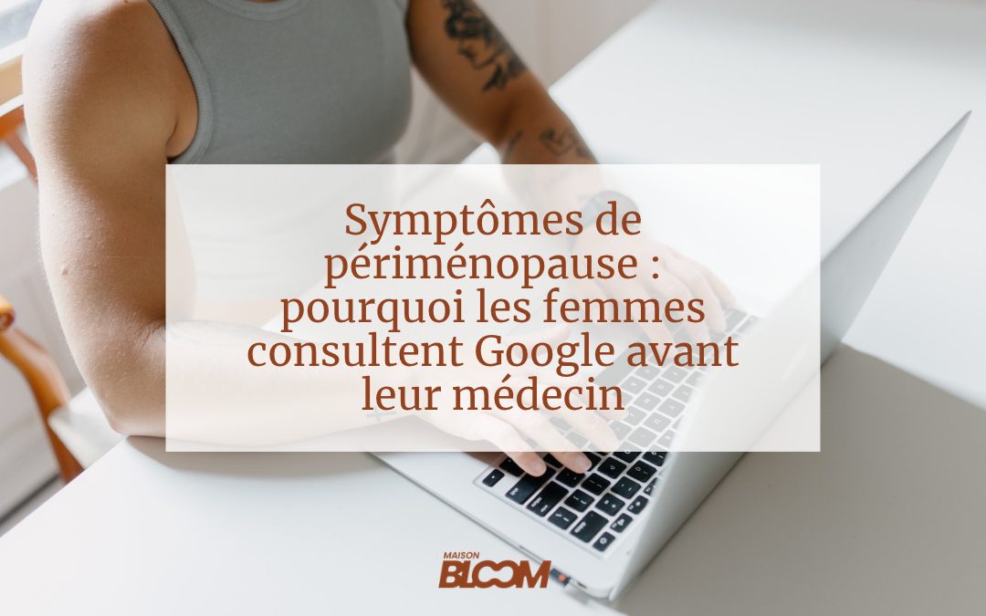 Femme dans la quarantaine qui cherche ses symptômes de périménopause sur son téléphone